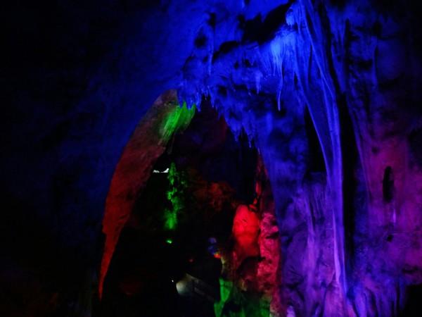 双语普法接地气 传播法治好 声音